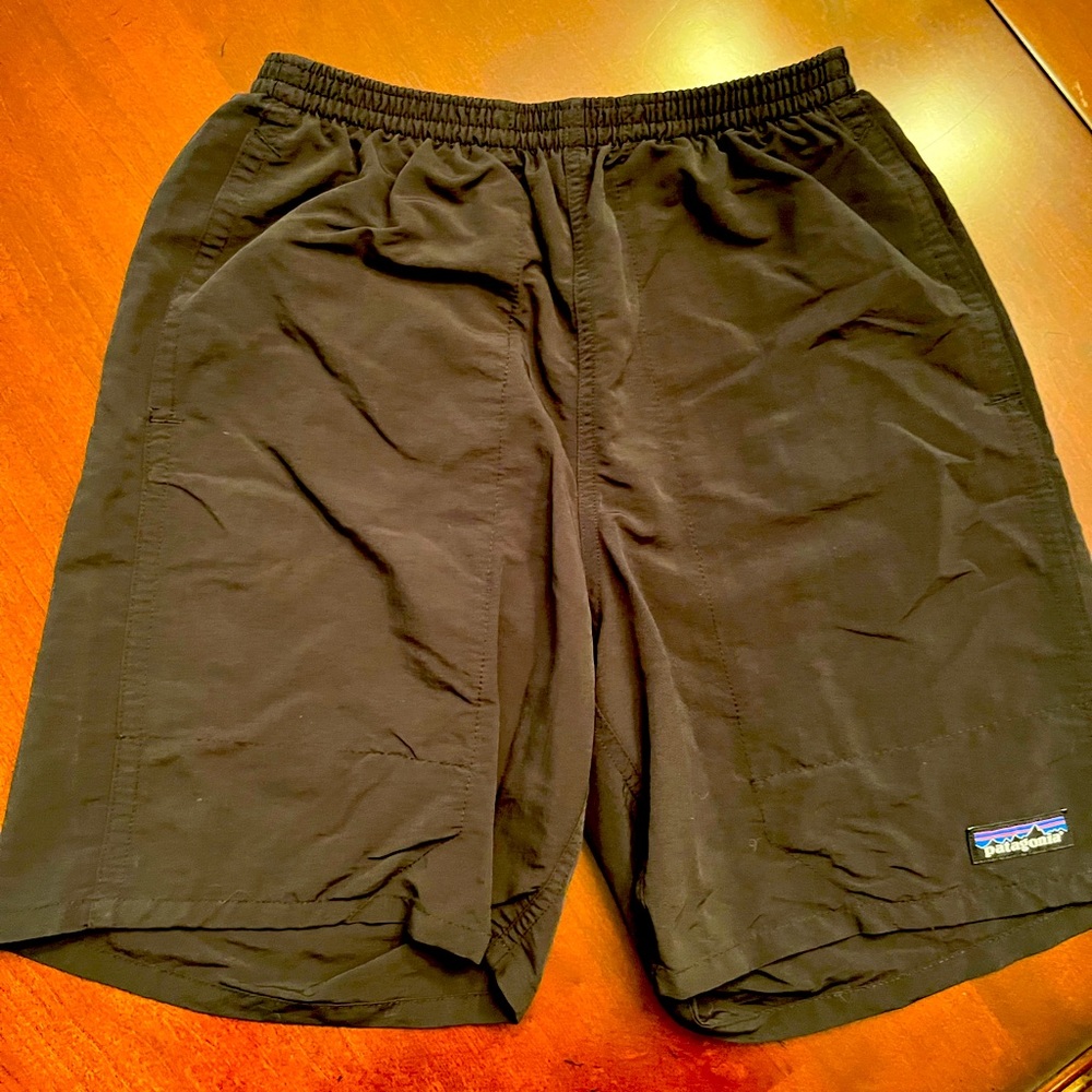Size XS Men’s 7” black Patagonia baggies. VGUC